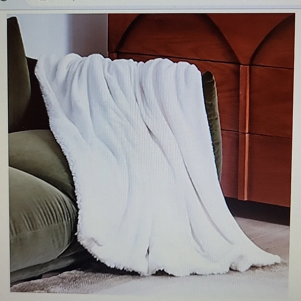 Bedsure Cream Sherpa Fleece Twin/Twin XL blanket throw 60